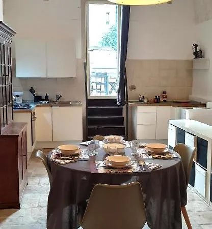 Spaziosa Casa Antica バーリ