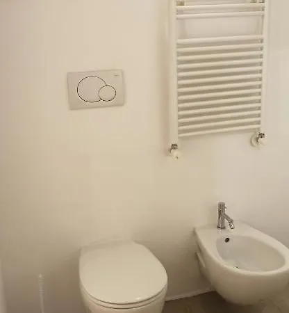 Spaziosa Casa Antica * バーリ