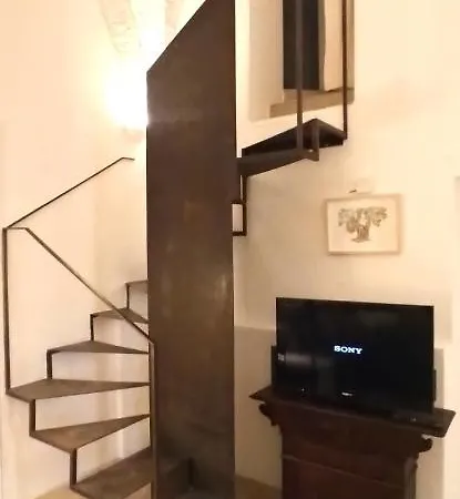 아파트 Spaziosa Casa Antica